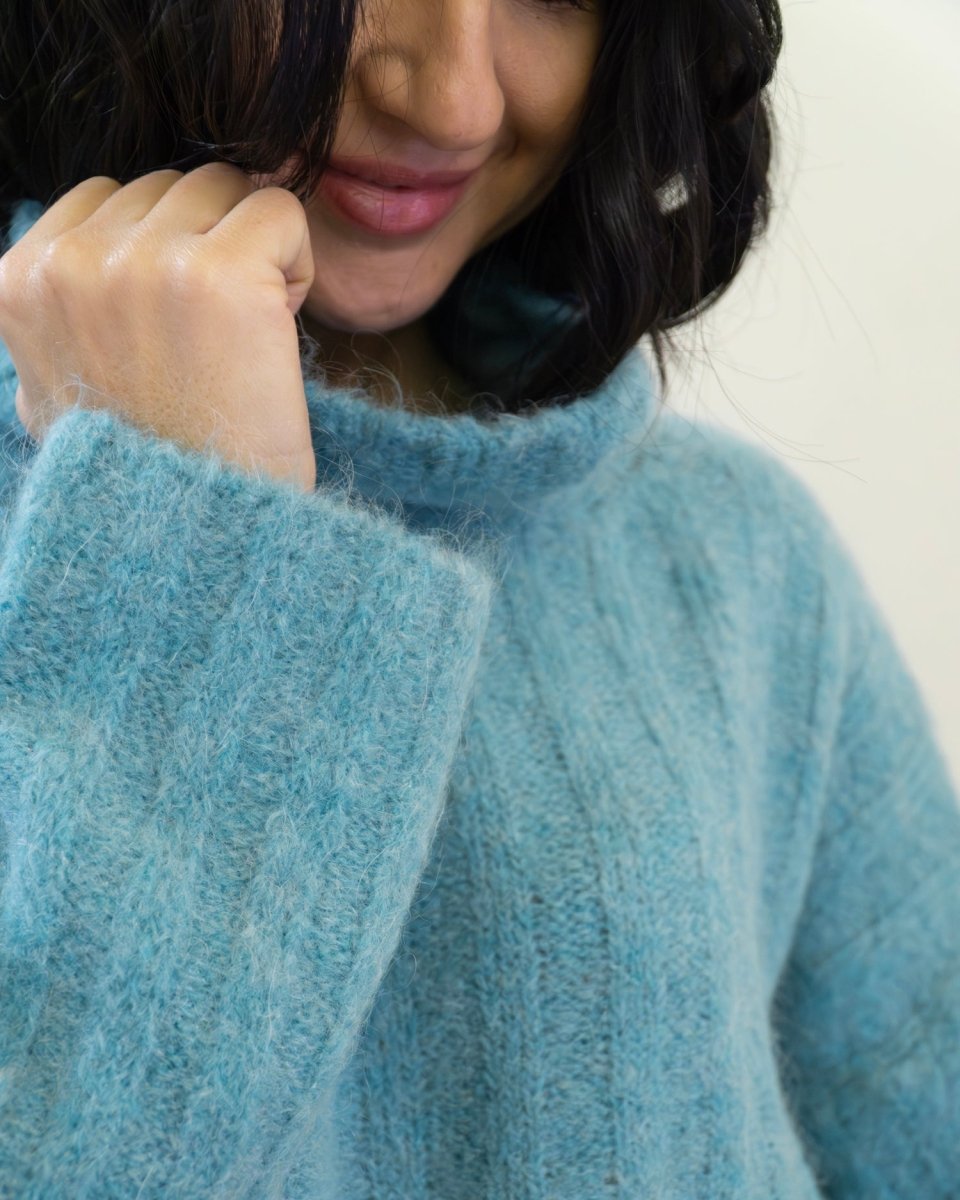 Maglione Fluffy Celeste - Urbanize