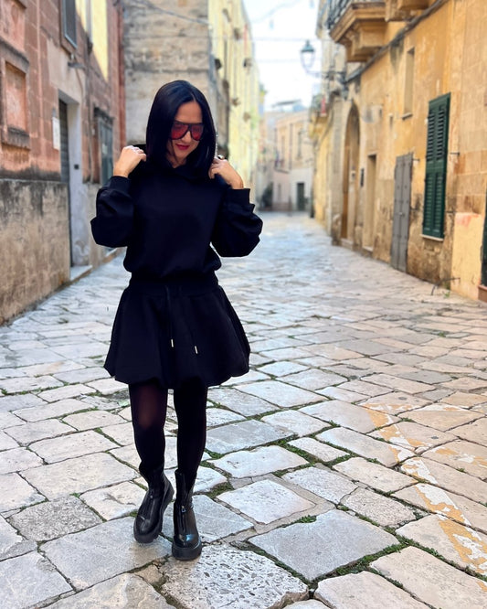 Tuta con Cappuccio e Gonna Nero - Urbanize